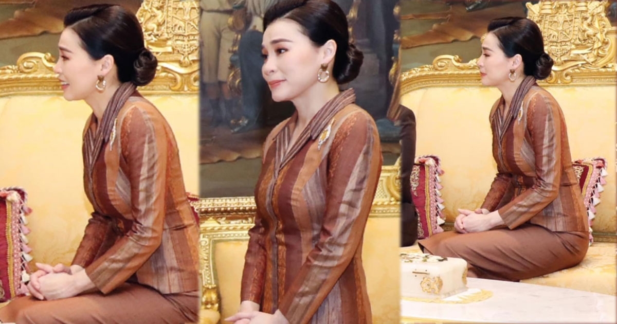 สง่างาม พระราชินีทรงฉลองพระองค์ผ้าไหมมัดหมี่พระสิริโฉมงดงาม