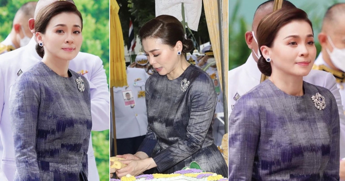 สง่างาม พระราชินีทรงฉลองพระองค์ไทยสากล ผ้าไหมมัดหมี่สไลด์สลับมับไม